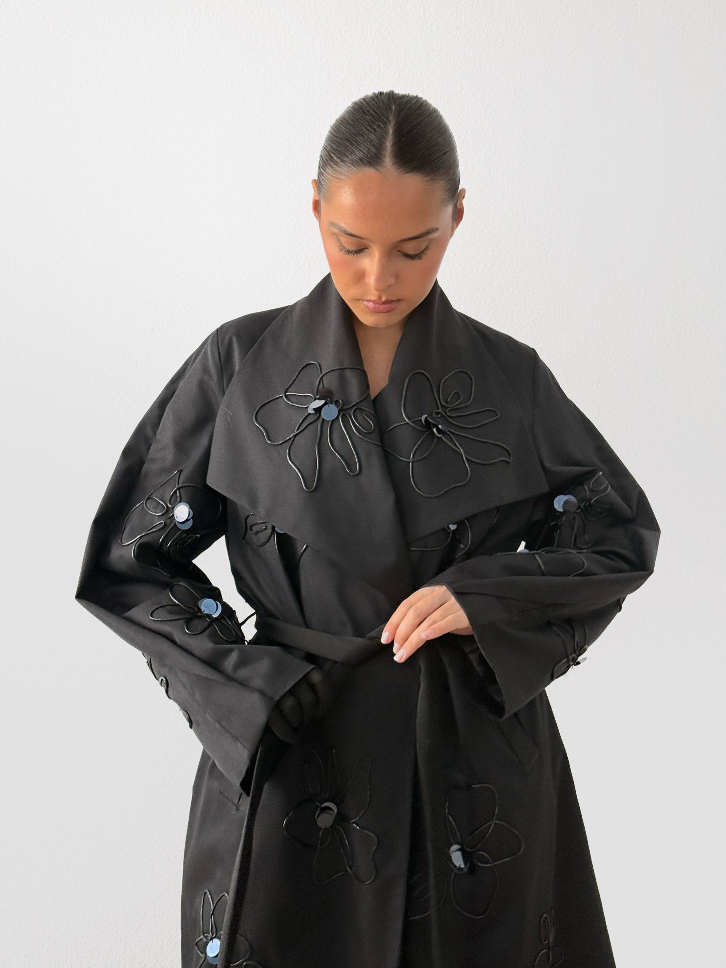 Gabardina Flor negra