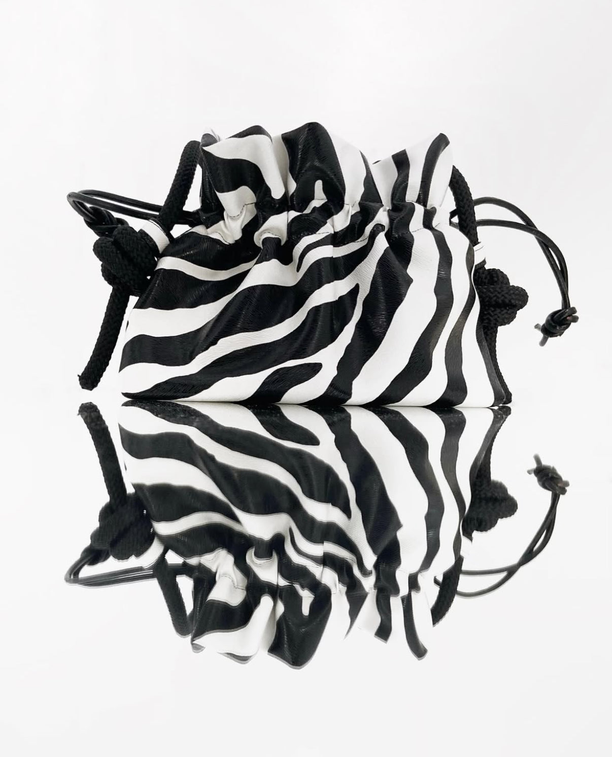 Bolso saco minimal cebra